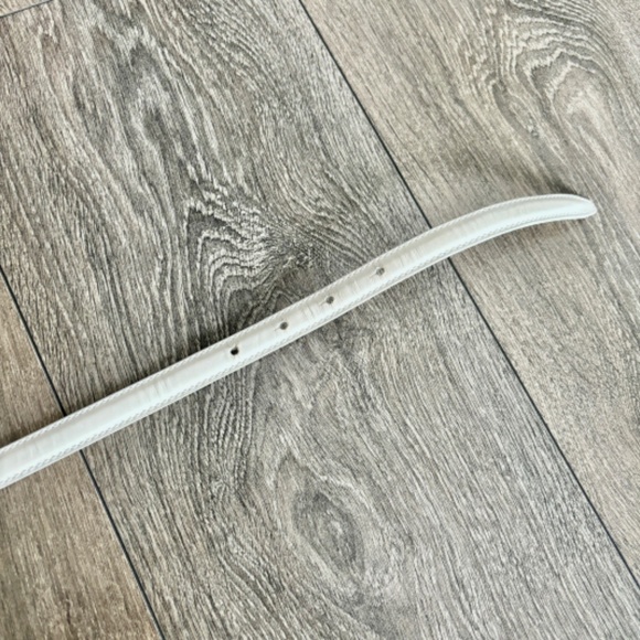 Gucci Vintage White Thin Leather Metal Belt main image 5